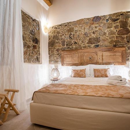 Moon'S Tower Suite&Rooms Portoscuso Esterno foto