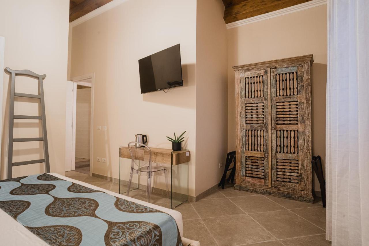 Moon'S Tower Suite&Rooms Portoscuso Esterno foto