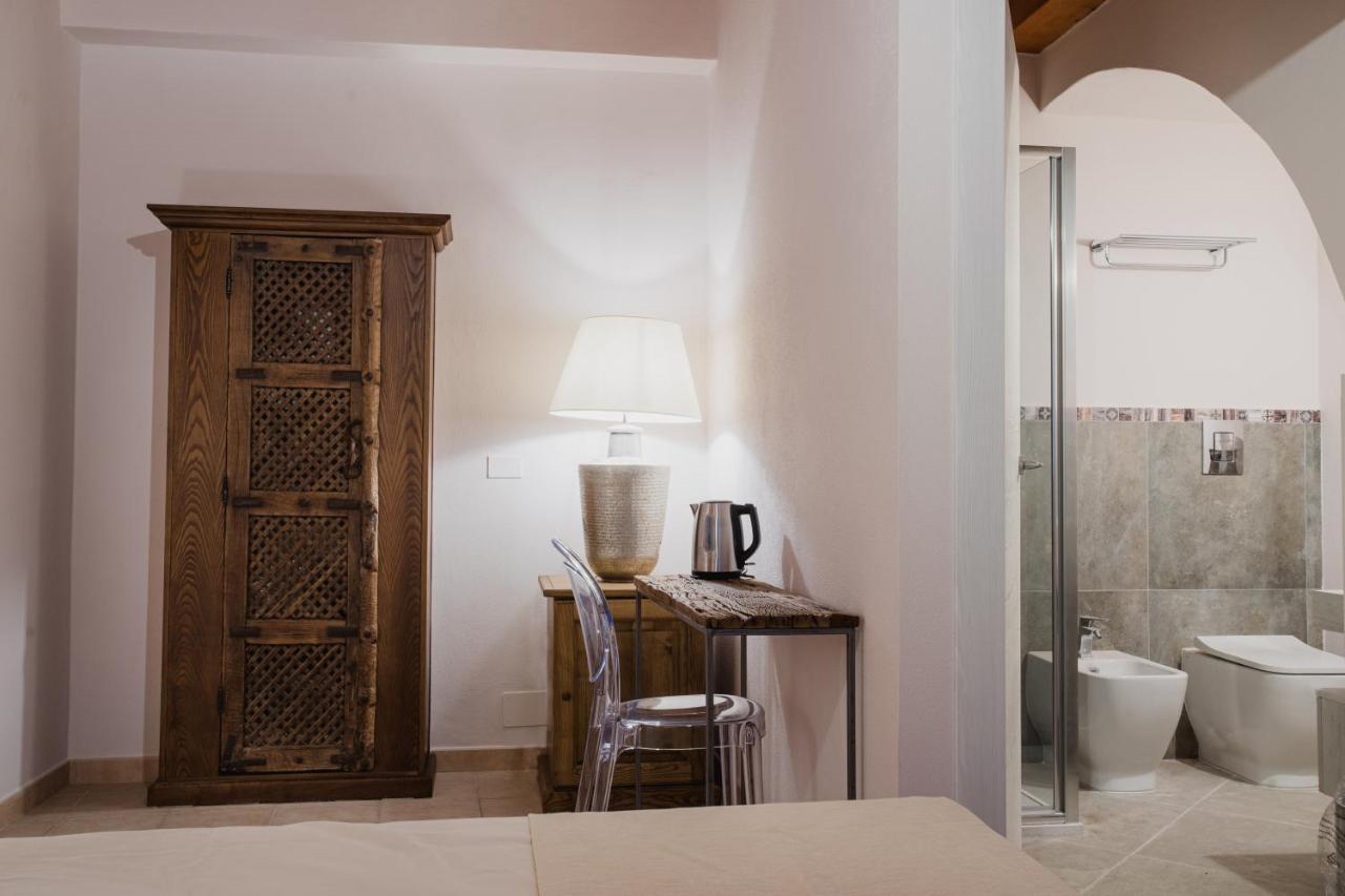 Moon'S Tower Suite&Rooms Portoscuso Esterno foto