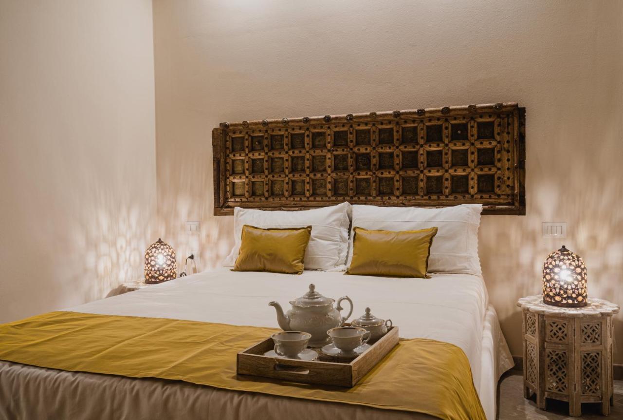 Moon'S Tower Suite&Rooms Portoscuso Esterno foto