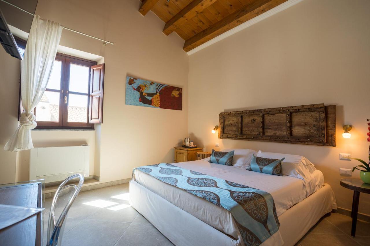 Moon'S Tower Suite&Rooms Portoscuso Esterno foto