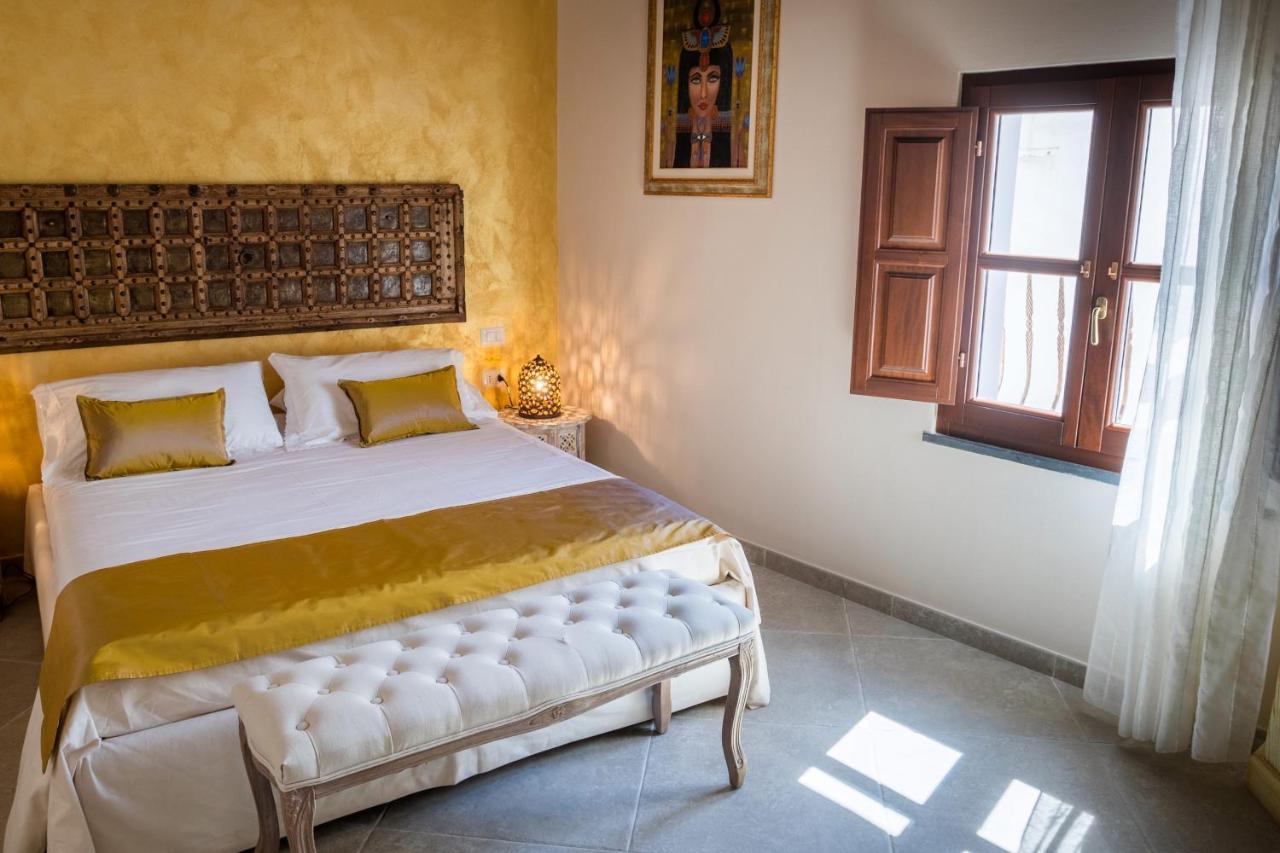 Moon'S Tower Suite&Rooms Portoscuso Esterno foto