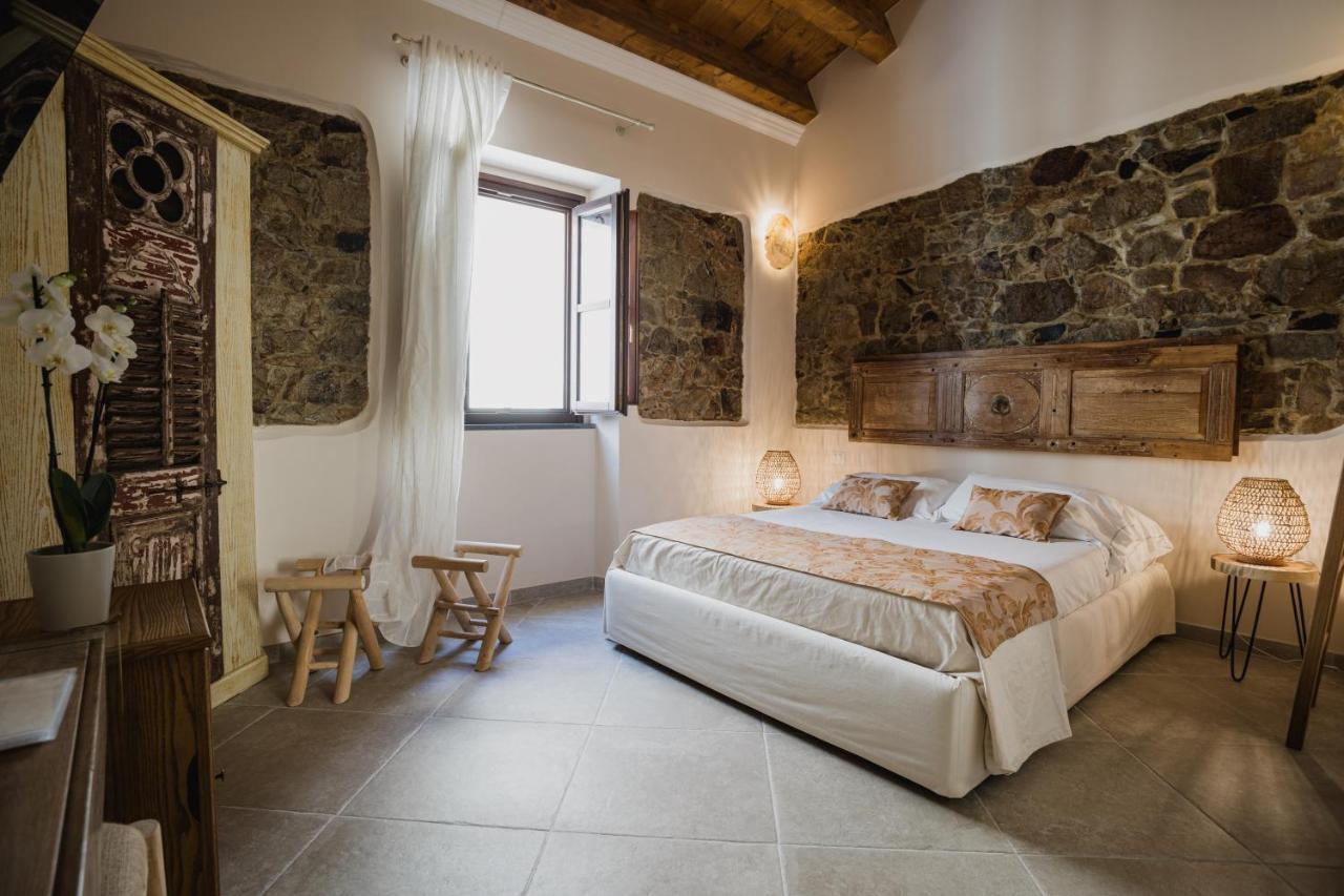 Moon'S Tower Suite&Rooms Portoscuso Esterno foto