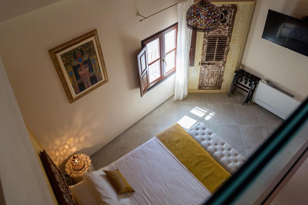 Moon'S Tower Suite&Rooms Portoscuso Esterno foto