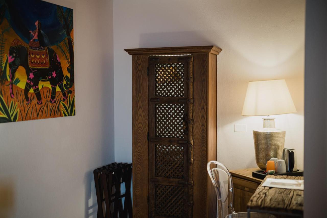 Moon'S Tower Suite&Rooms Portoscuso Esterno foto
