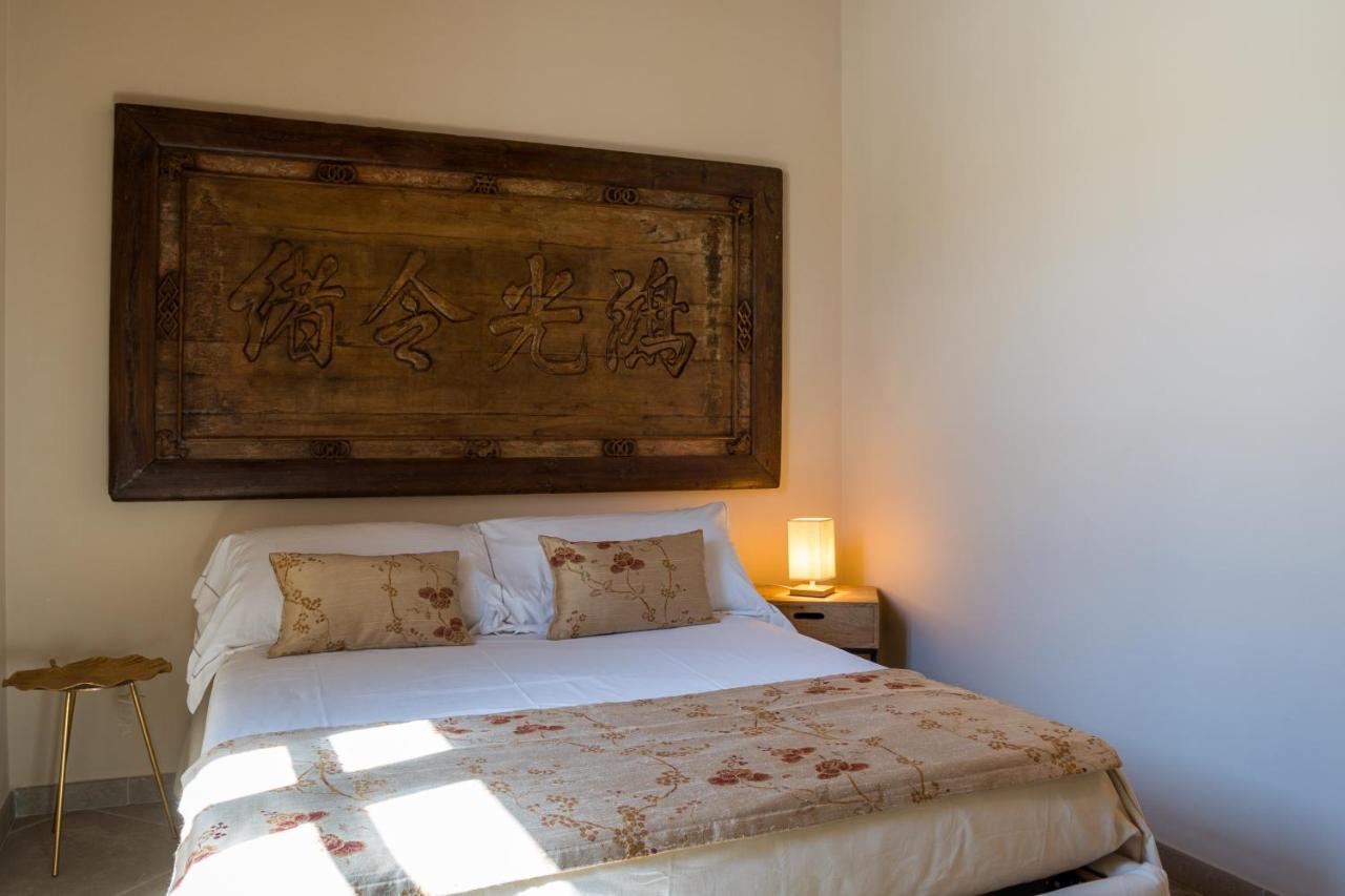 Moon'S Tower Suite&Rooms Portoscuso Esterno foto